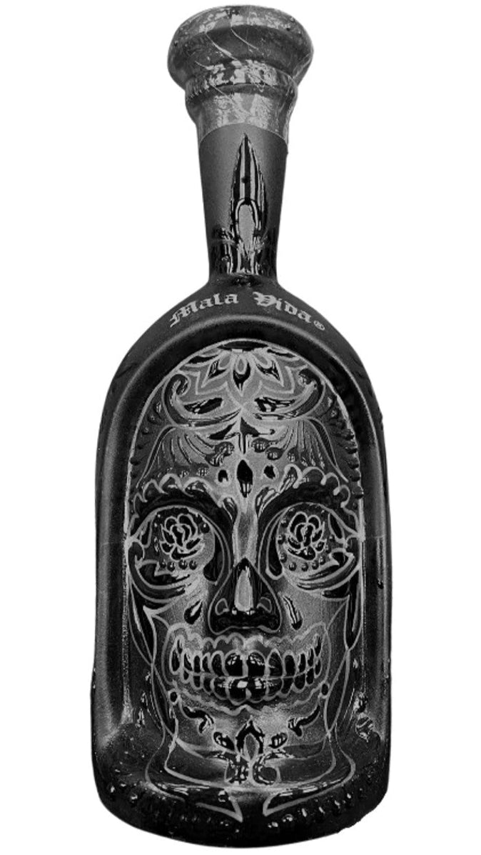 Dos Artes Mala Vida Calavera Limited Edition Extra Anejo 1L. Discontinued bottle.